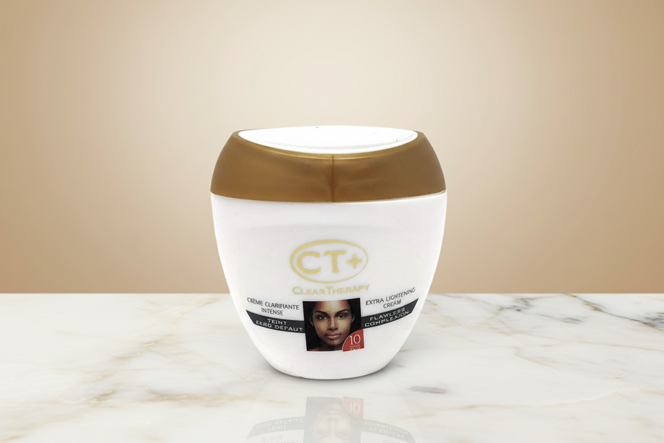 CT+ Clear Therapy EXTRA LIGHTENING LOTION
FLAWLESS COMPLEXION
Aux extraits vegetaux
With plant extracts